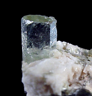 Mineral Specimens: Beryl in Albite from N. spur of Long Hill, Haddam, Connecticut